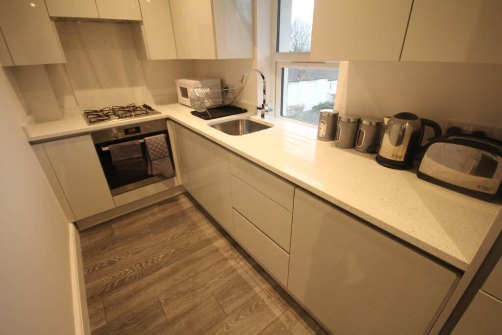 לונדון Great West Road Apartments Flat D מראה חיצוני תמונה